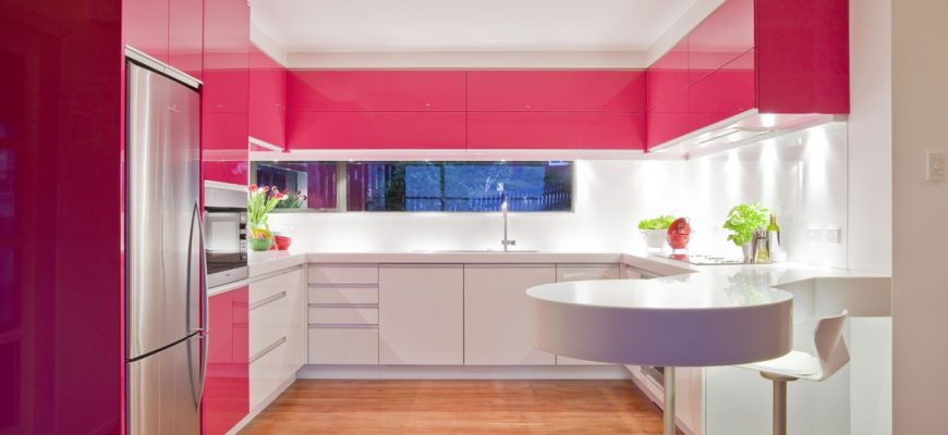 Дизайн розовый кухни фото